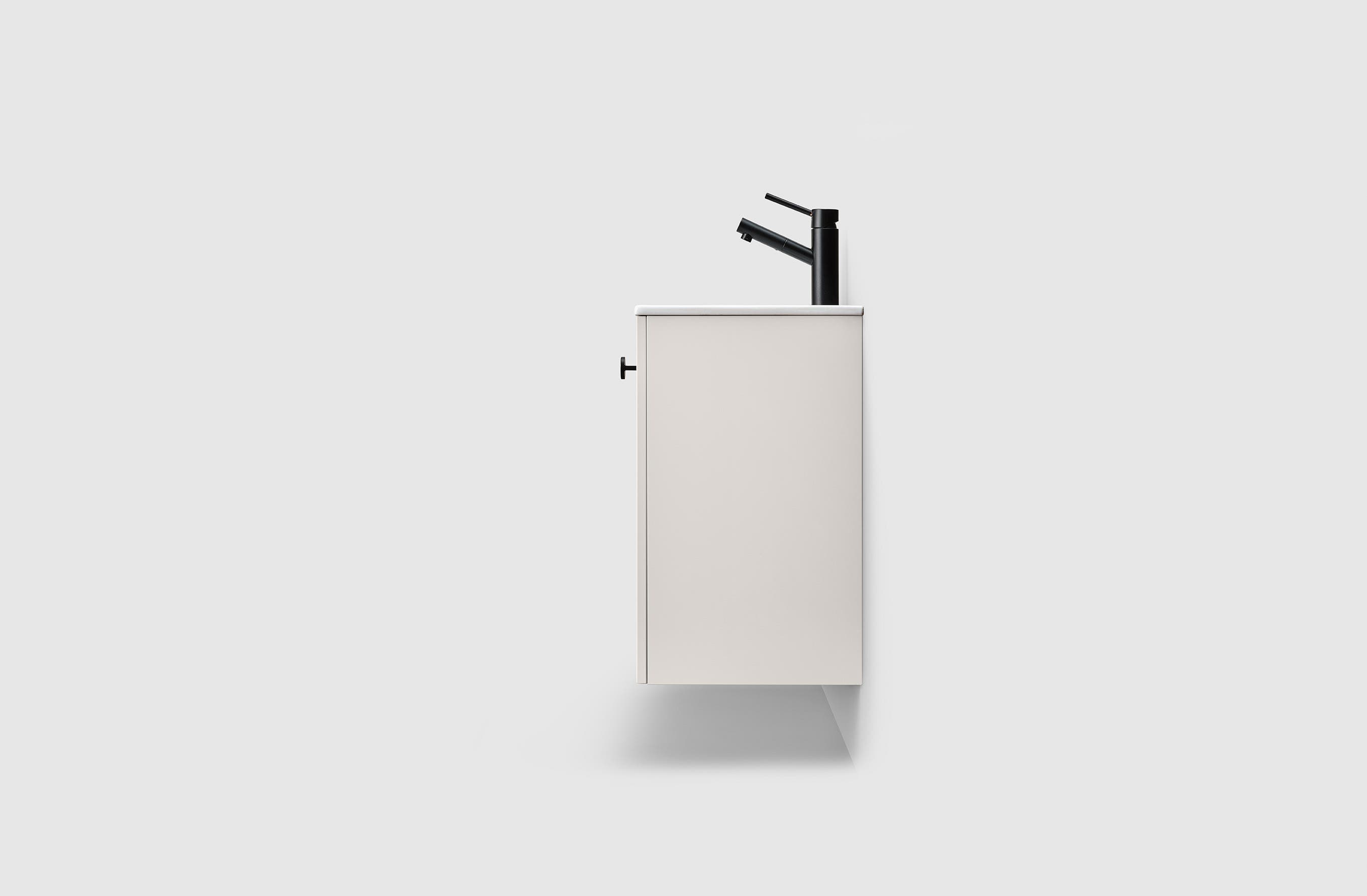 H3/50S - White R - Porcelain - A2.01 Matte Black