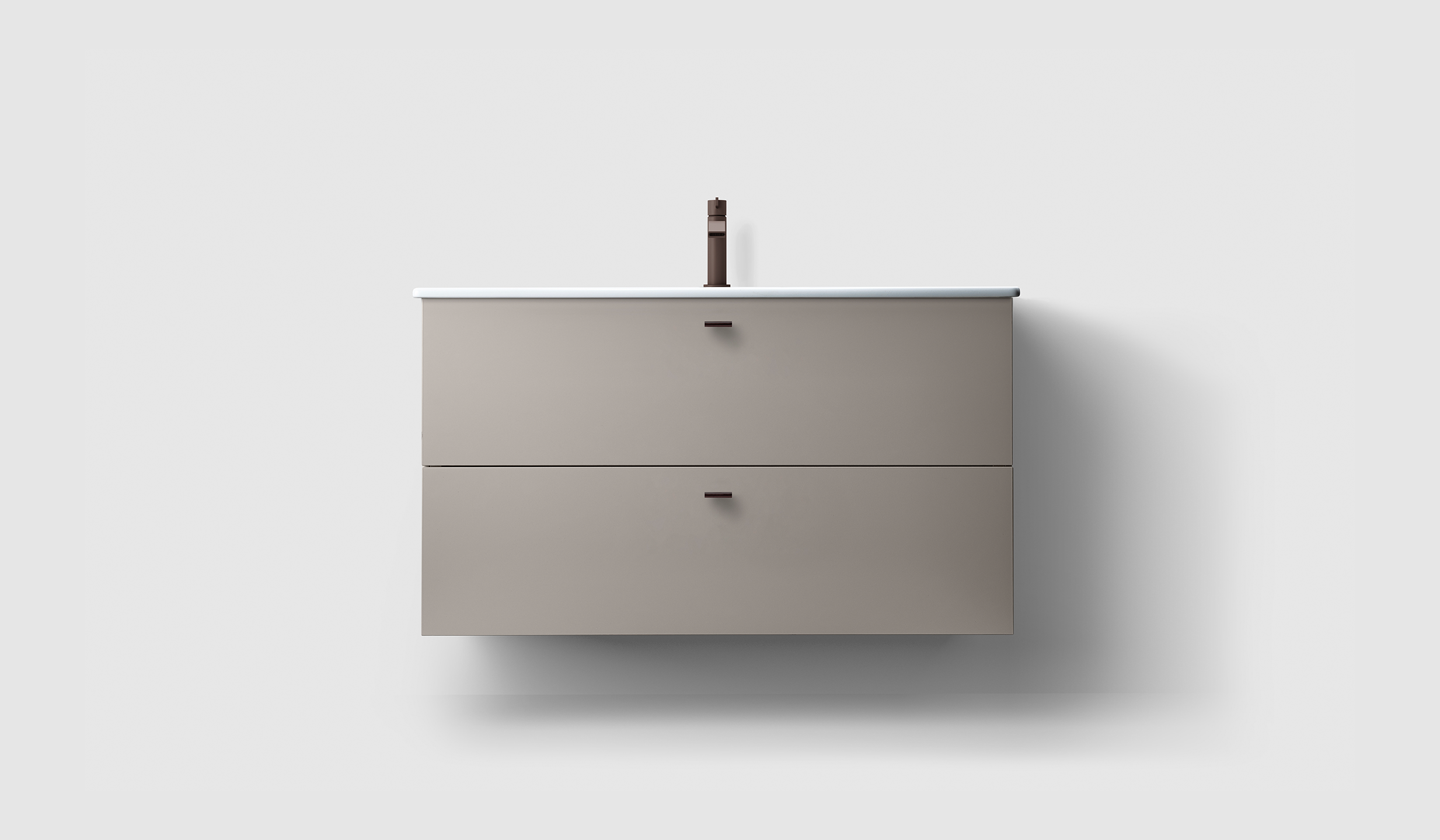 H3/100 - Warm Grey - Porcelain - A2.04 Bronze